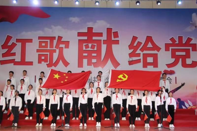 卡塔尔世界杯贺炜解说词游戏画面